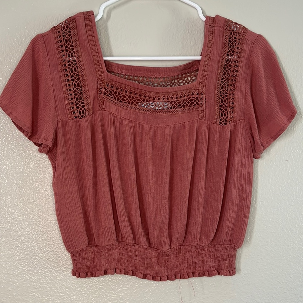 Arizona brand crop top. Dusty rose color. Size small.